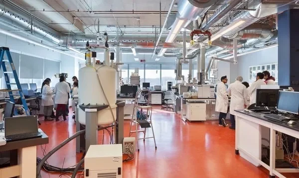 多伦多大学环境科学和化学大楼（ESCB）
