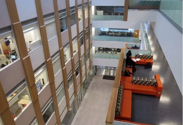 多伦多大学环境科学和化学大楼（ESCB）
